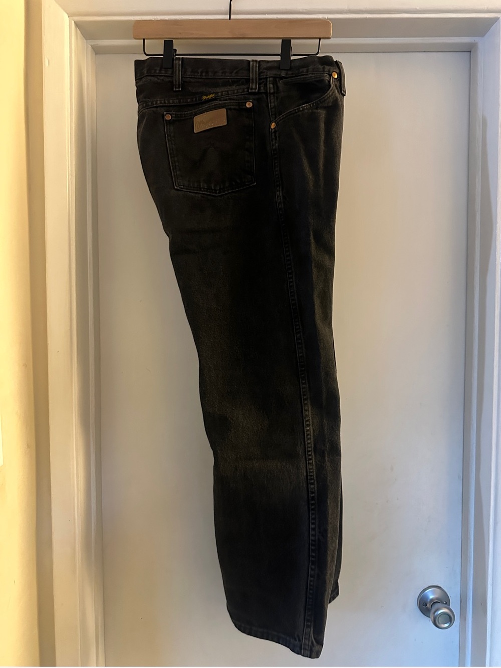 Wrangler Men's Black Relaxed Straight Jeans